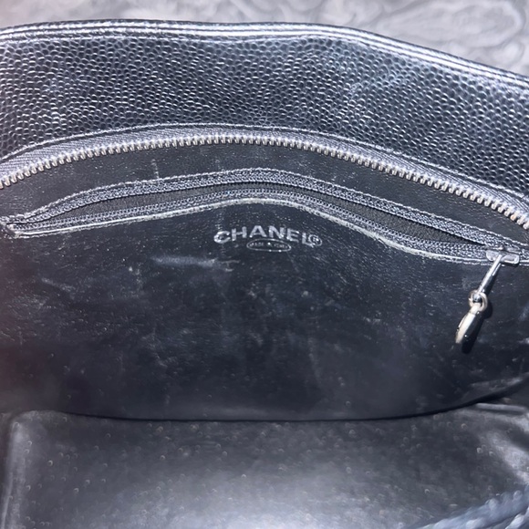 Black Quilted Chanel Bag - Picture 2 of 6